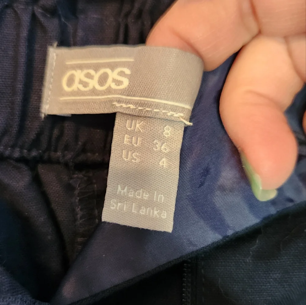 Asos Cotton/Linen Blend Navy Paperback‎ Shorts with Belt, Size 4